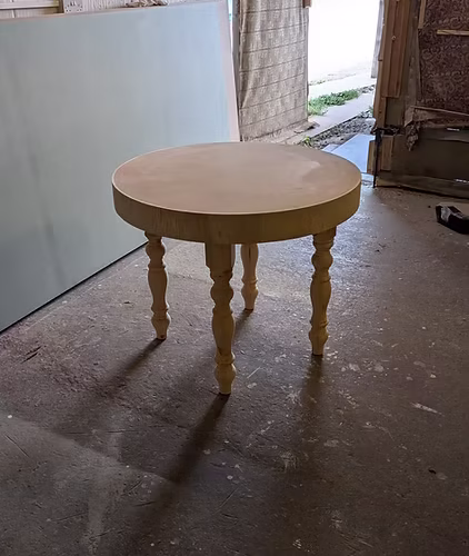Circle cake table / Wedding cake table